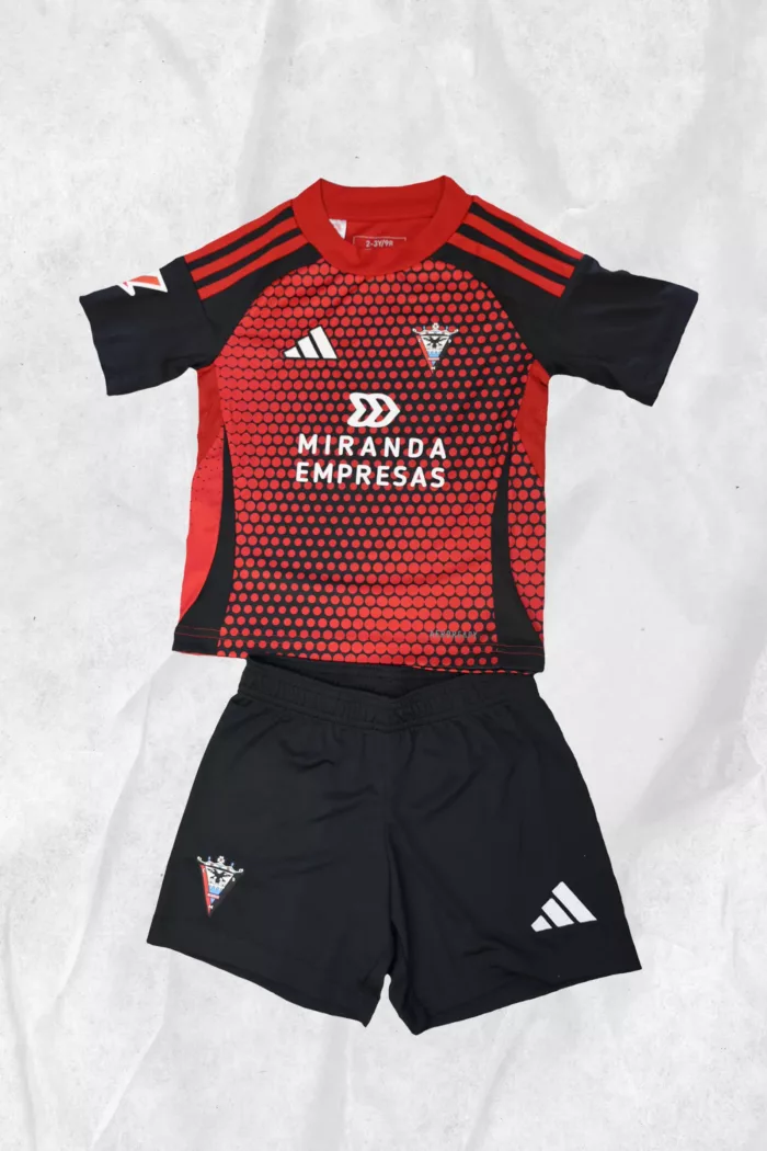 KIT NIÑO ROJO 2024/2025